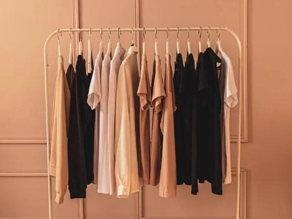 How To Simplify Your Wardrobe