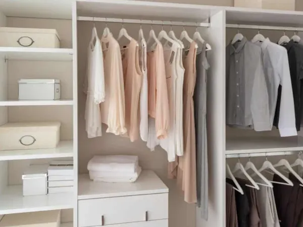 How To Simplify Your Wardrobe