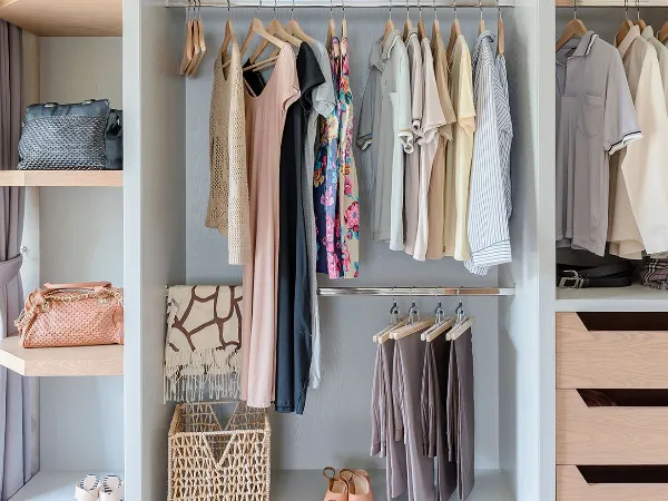 How To Simplify Your Wardrobe