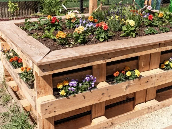 How To Make A Raised Garden Bed Out Of Pallets